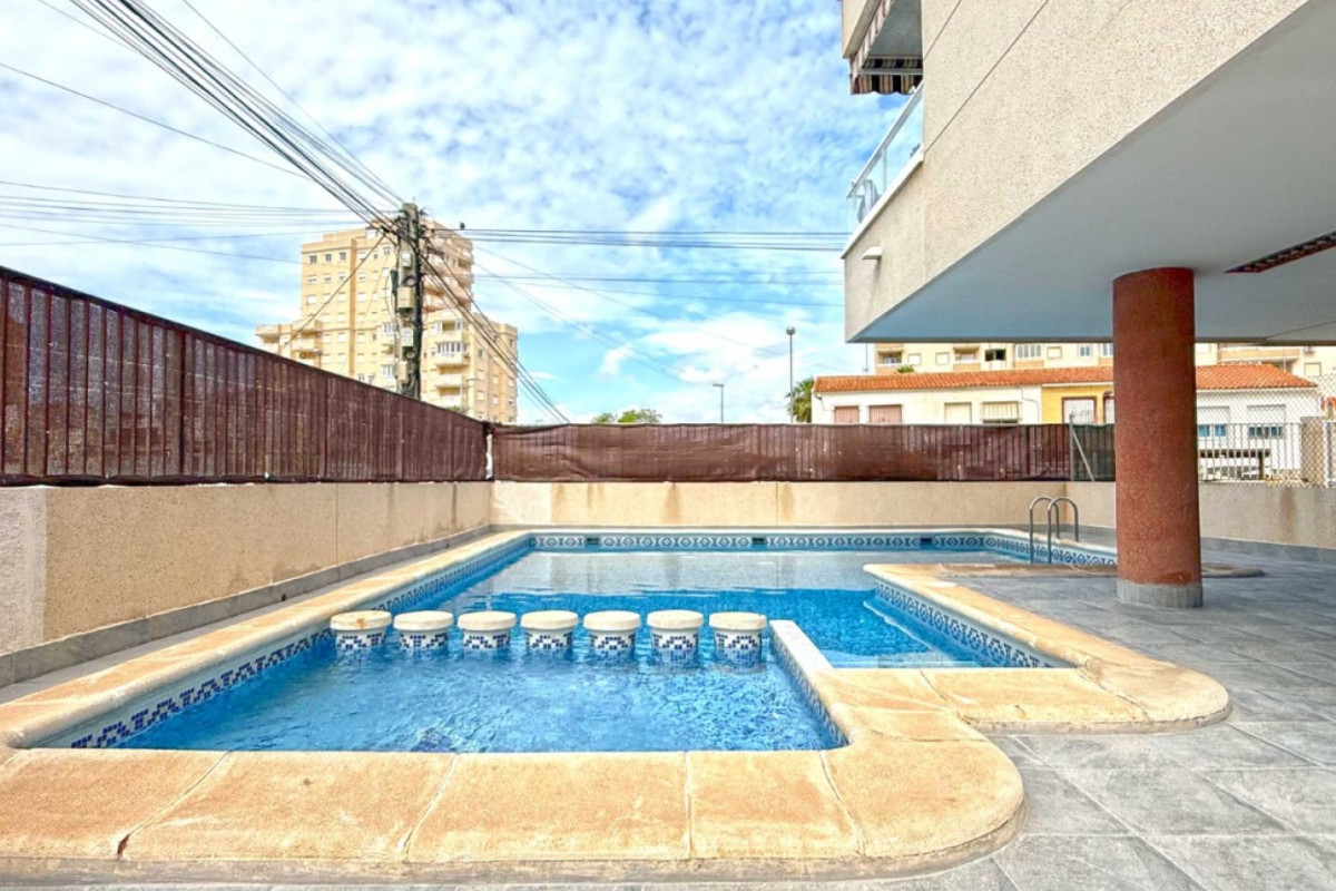 Reventa - Apartamento / piso - Torrevieja