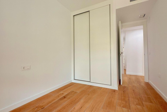 Resale - Apartment  - Alicante - Playa San Juan