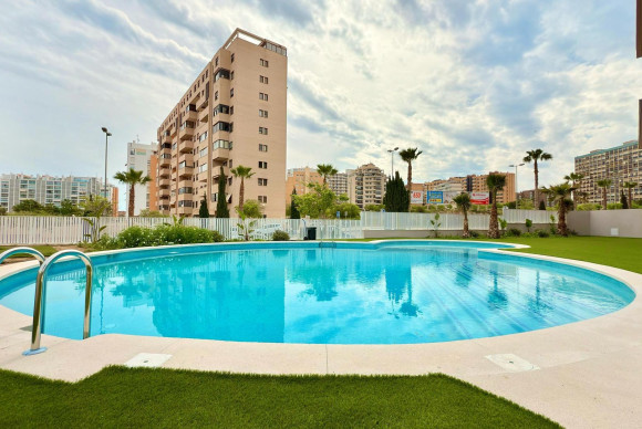 Resale - Apartment  - Alicante - Playa San Juan