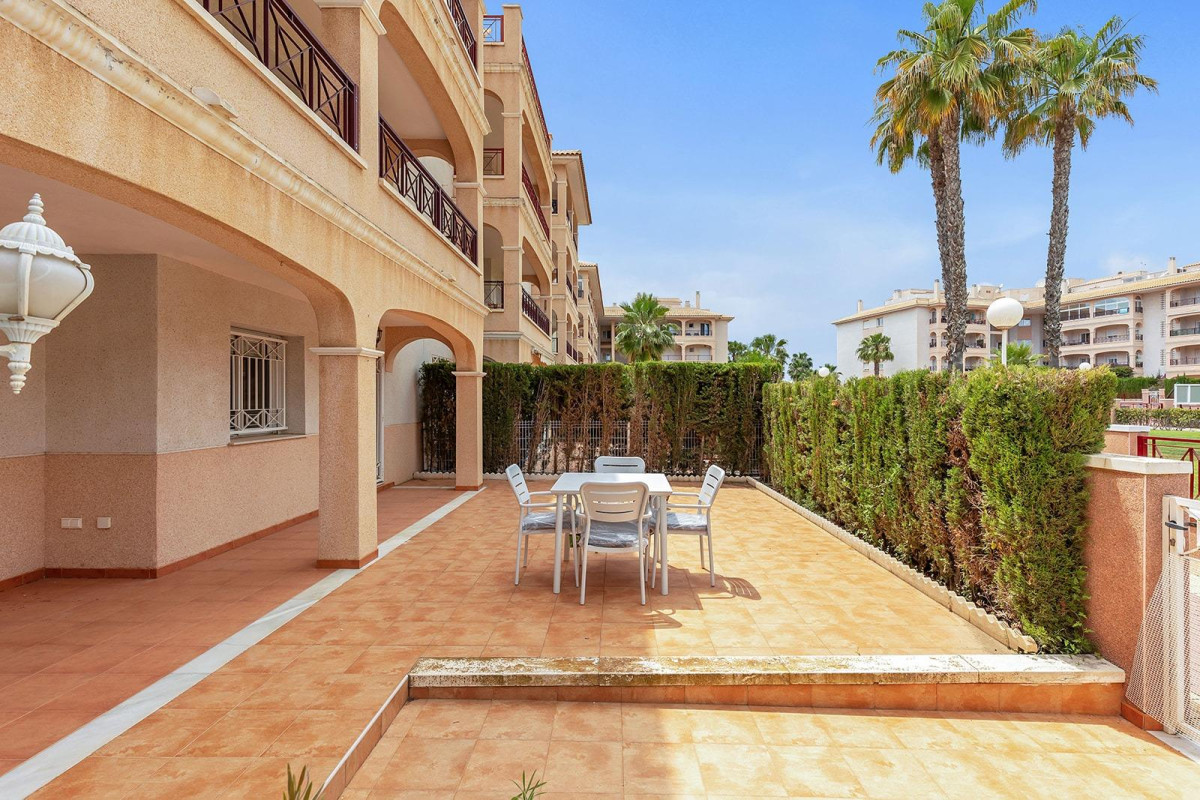 Resale - Apartment  - Orihuela Costa - Playa Flamenca