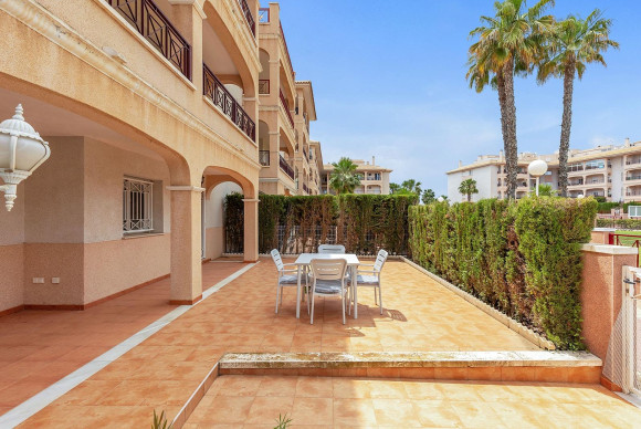 Resale - Apartment  - Orihuela Costa - Playa Flamenca