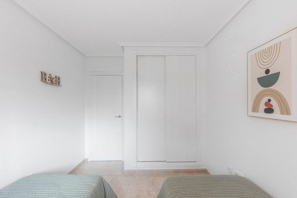 Resale - Apartment  - Orihuela Costa - Playa Flamenca