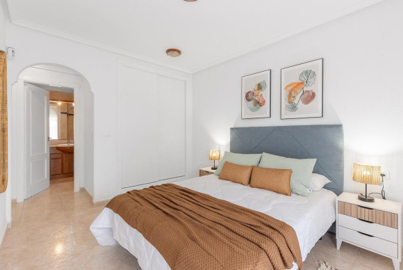 Resale - Apartment  - Orihuela Costa - Playa Flamenca