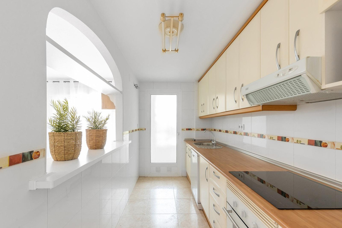 Resale - Apartment  - Orihuela Costa - Playa Flamenca