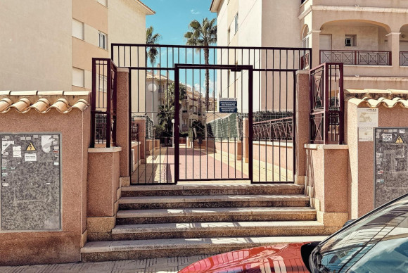 Resale - Apartment  - Orihuela Costa - Playa Flamenca