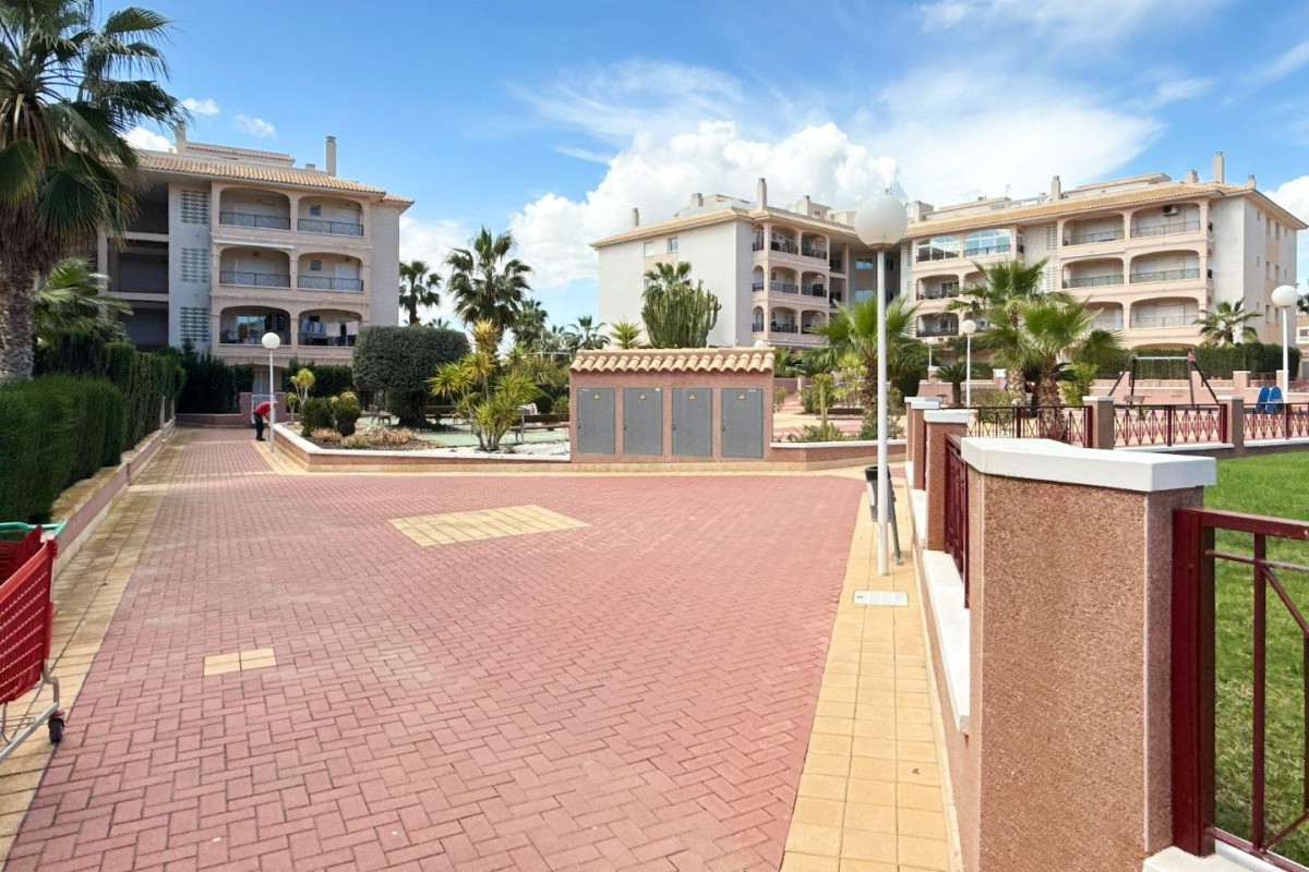 Resale - Apartment  - Orihuela Costa - Playa Flamenca