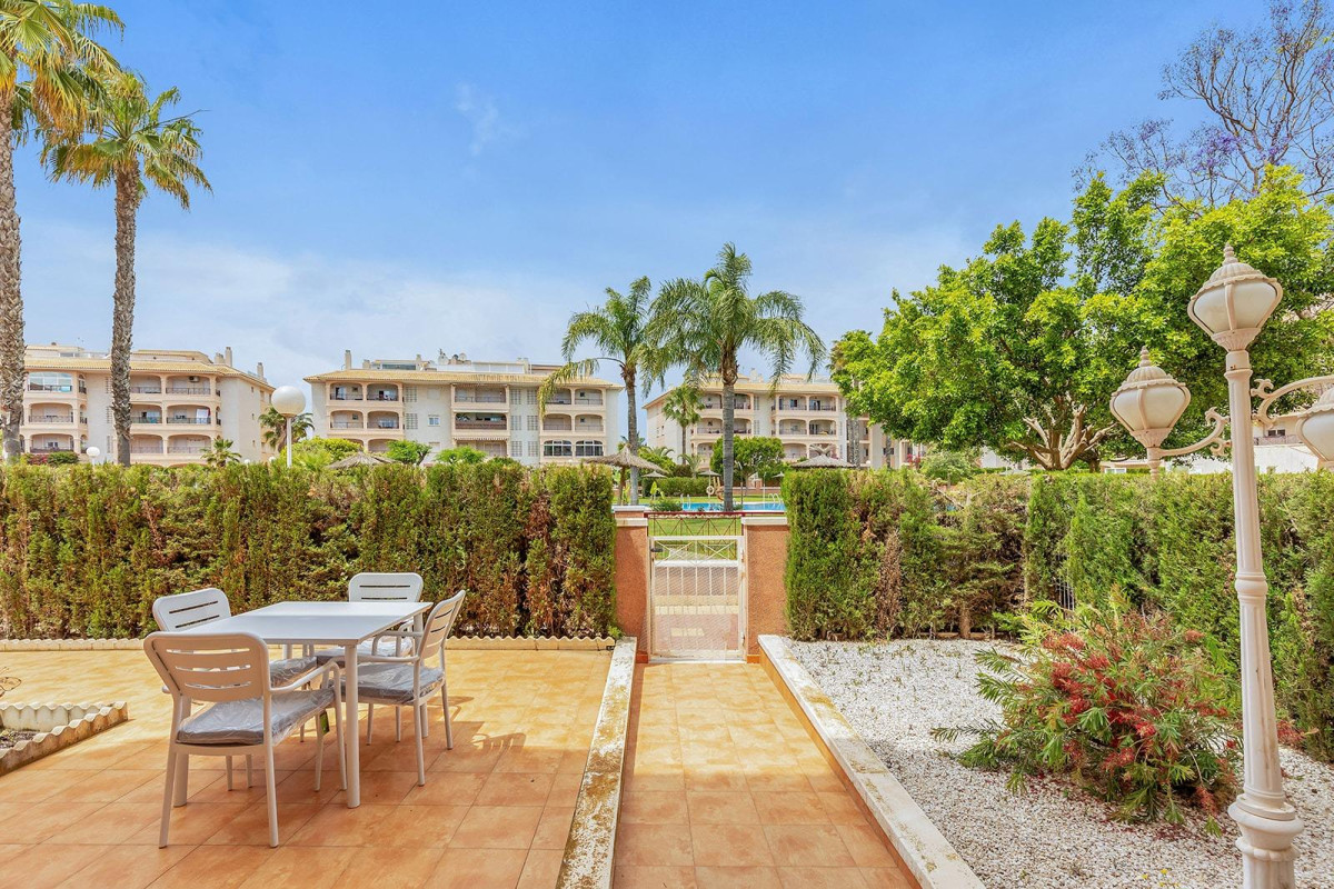 Resale - Apartment  - Orihuela Costa - Playa Flamenca