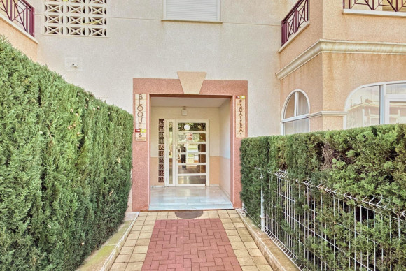 Resale - Apartment  - Orihuela Costa - Playa Flamenca