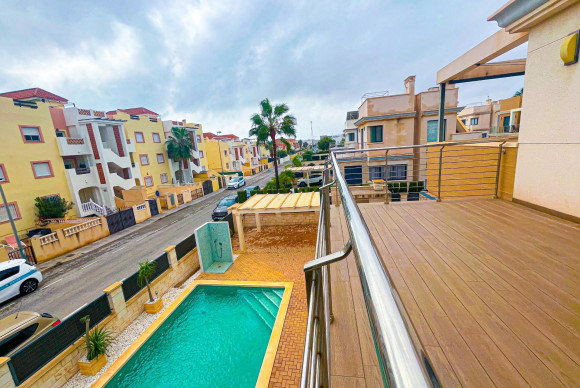 Reventa - Villa de Lujo - Orihuela Costa - La Zenia