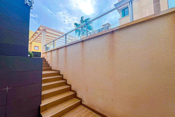 Reventa - Villa de Lujo - Orihuela Costa - La Zenia