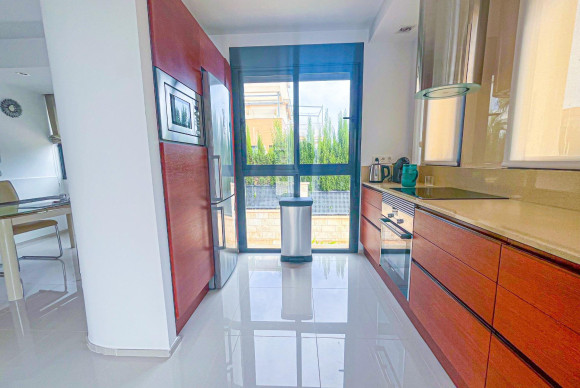Reventa - Villa de Lujo - Orihuela Costa - La Zenia