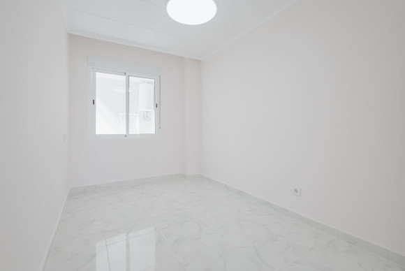 Herverkoop - Appartement  - Torrevieja - Playa de La Acequion