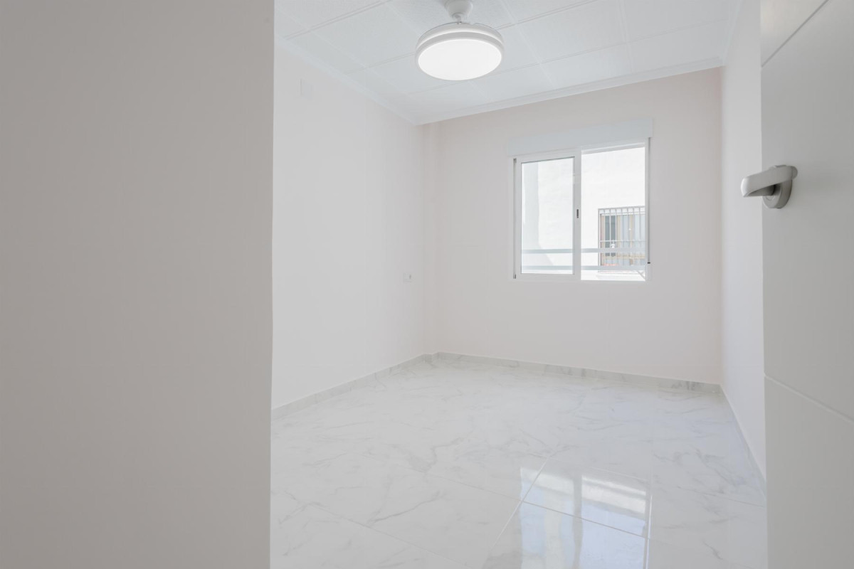 Herverkoop - Appartement  - Torrevieja - Playa de La Acequion