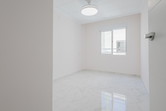 Herverkoop - Appartement  - Torrevieja - Playa de La Acequion