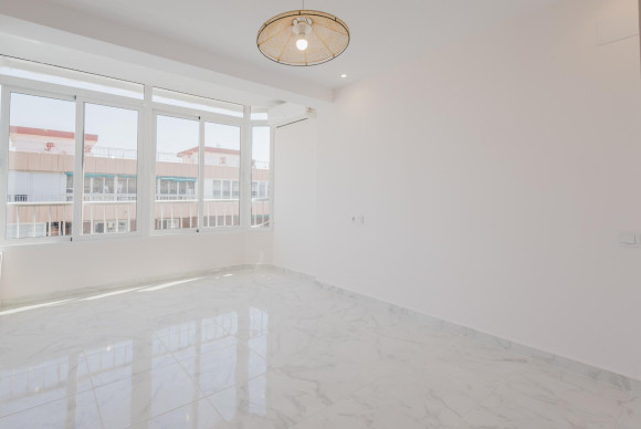 Herverkoop - Appartement  - Torrevieja - Playa de La Acequion