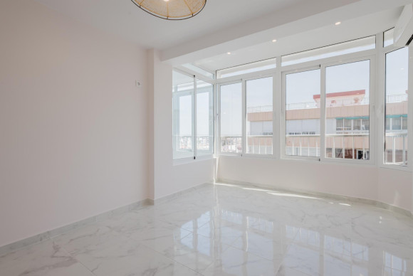 Herverkoop - Appartement  - Torrevieja - Playa de La Acequion