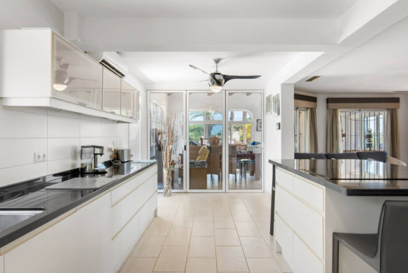 Resale - Finca / Country Property - Catral