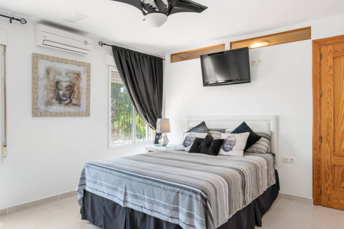 Resale - Finca / Country Property - Catral