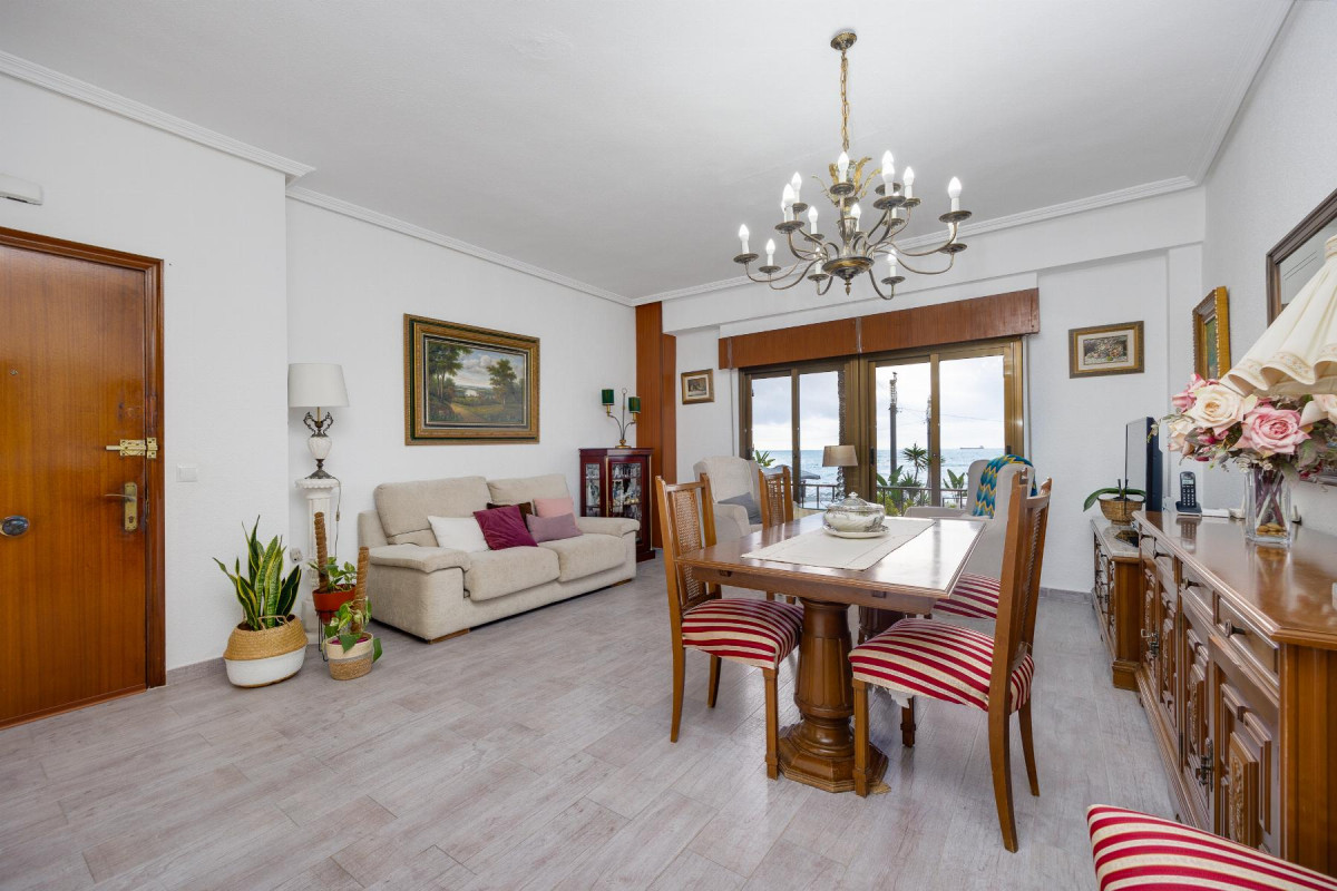 Herverkoop - Appartement  - Torrevieja - Piscinas naturales
