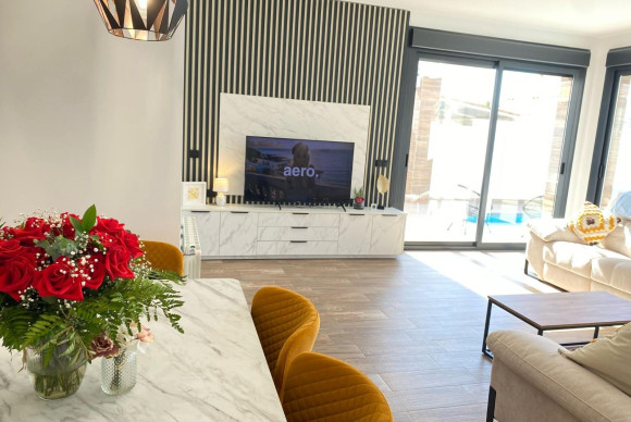 Reventa - House - Orihuela Costa - Villamartín