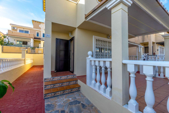 Revente - House - Orihuela Costa - Las Filipinas