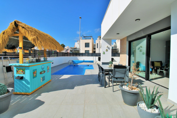 Resale - Villa - Villamartin