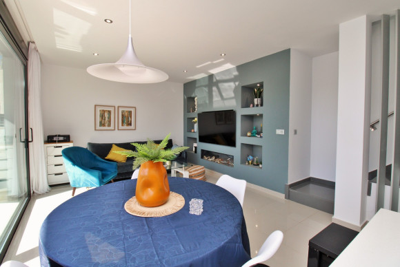 Resale - Villa - Villamartin