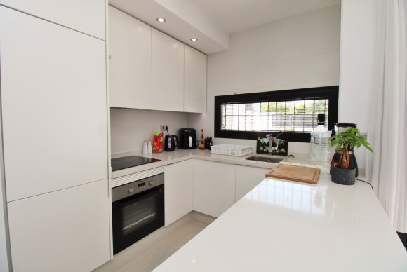 Resale - Villa - Villamartin