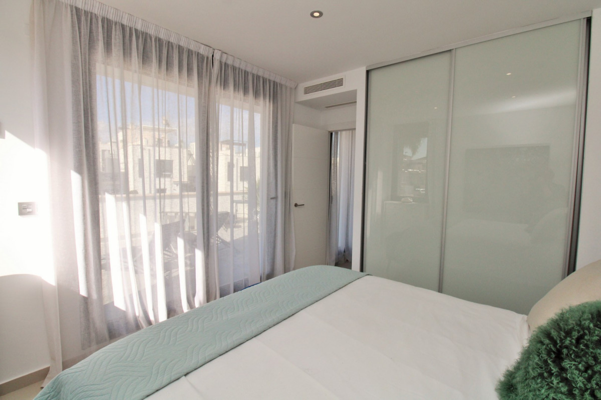 Resale - Villa - Villamartin