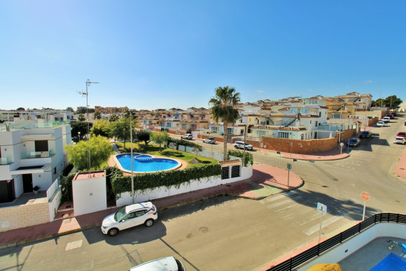 Resale - Villa - Villamartin