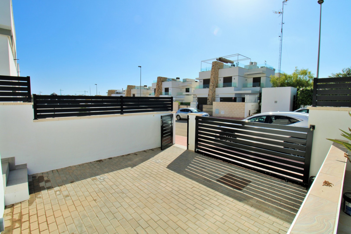 Resale - Villa - Villamartin