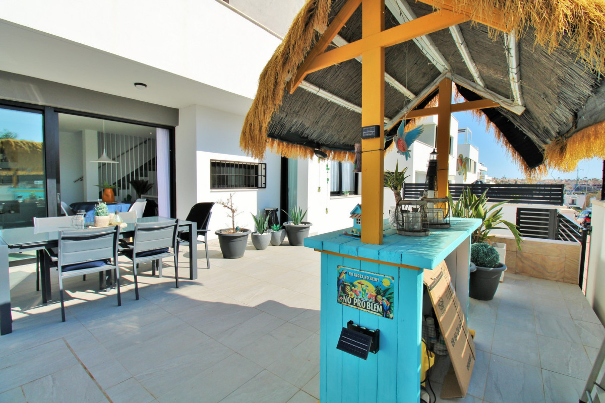 Resale - Villa - Villamartin