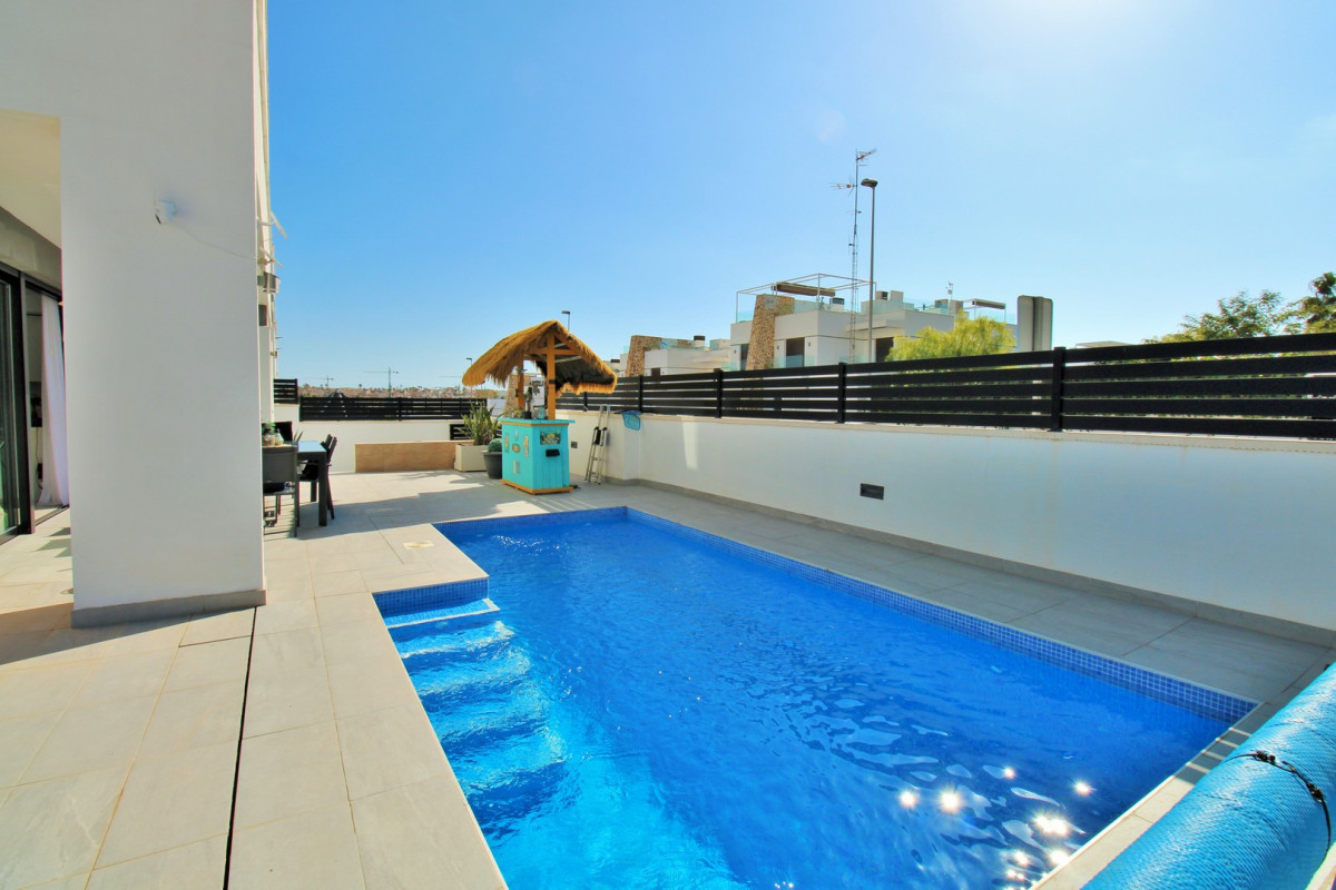 Resale - Villa - Villamartin