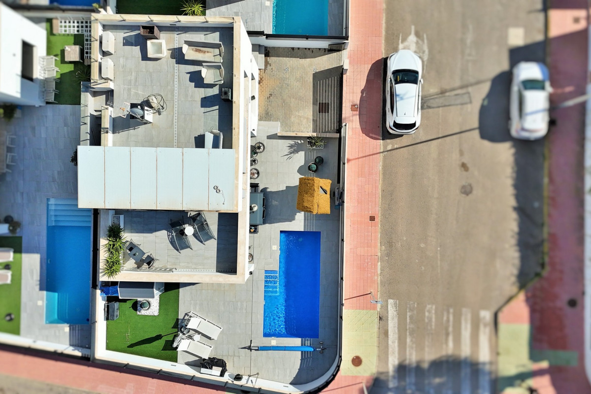 Resale - Villa - Villamartin