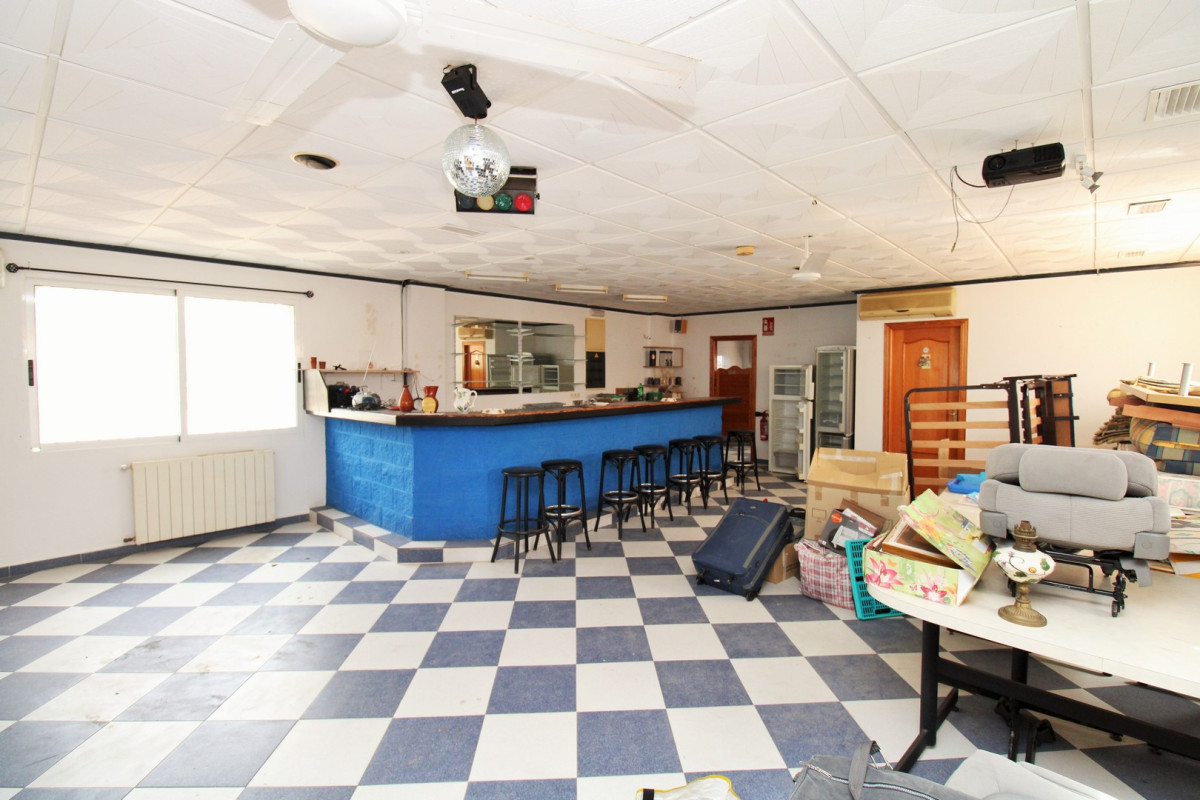 Herverkoop - Winkel Ruimte - Villamartin