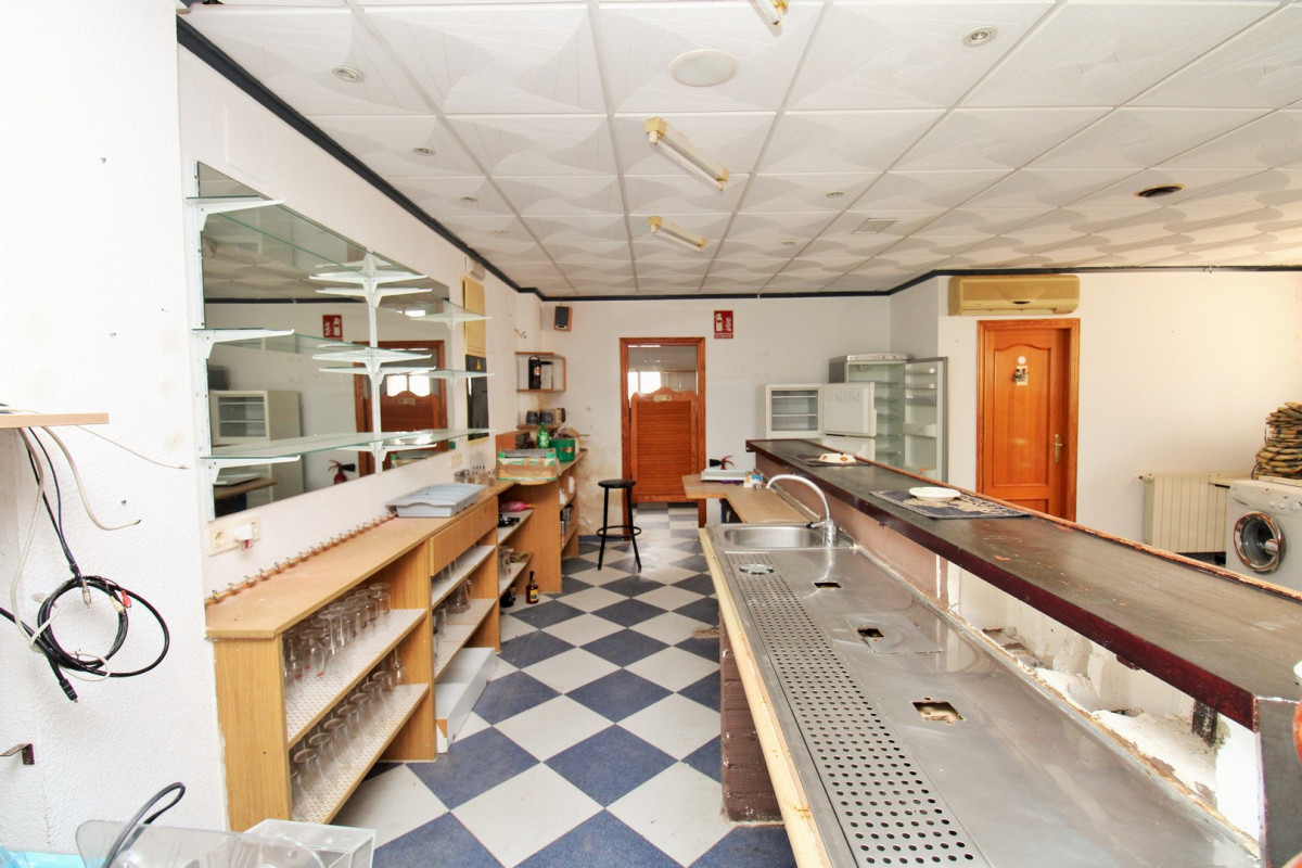 Herverkoop - Winkel Ruimte - Villamartin