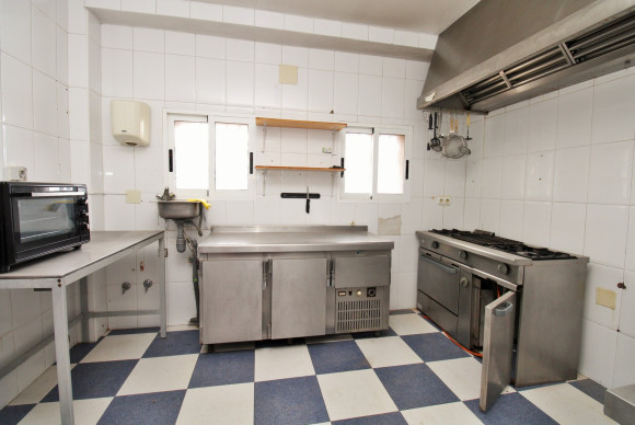 Herverkoop - Winkel Ruimte - Villamartin