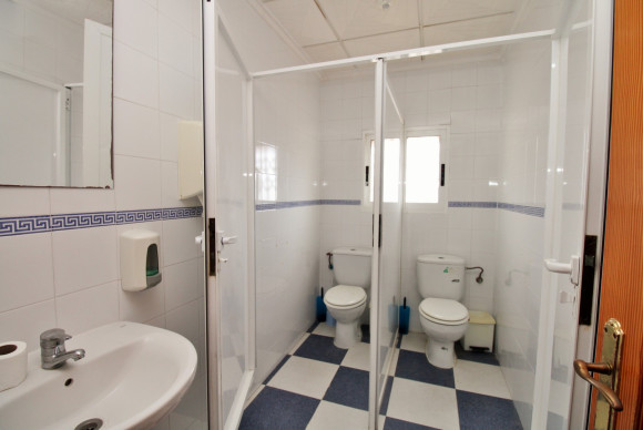 Herverkoop - Winkel Ruimte - Villamartin