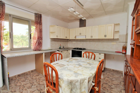 Herverkoop - Winkel Ruimte - Villamartin