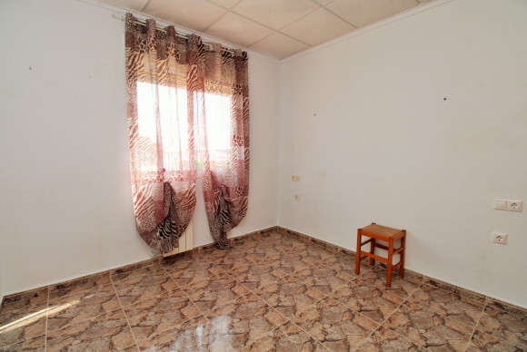 Herverkoop - Winkel Ruimte - Villamartin