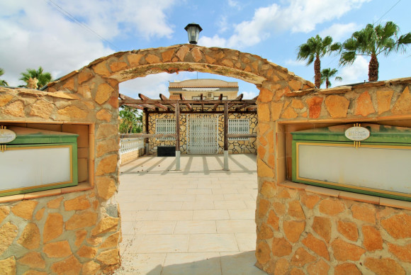 Herverkoop - Winkel Ruimte - Villamartin