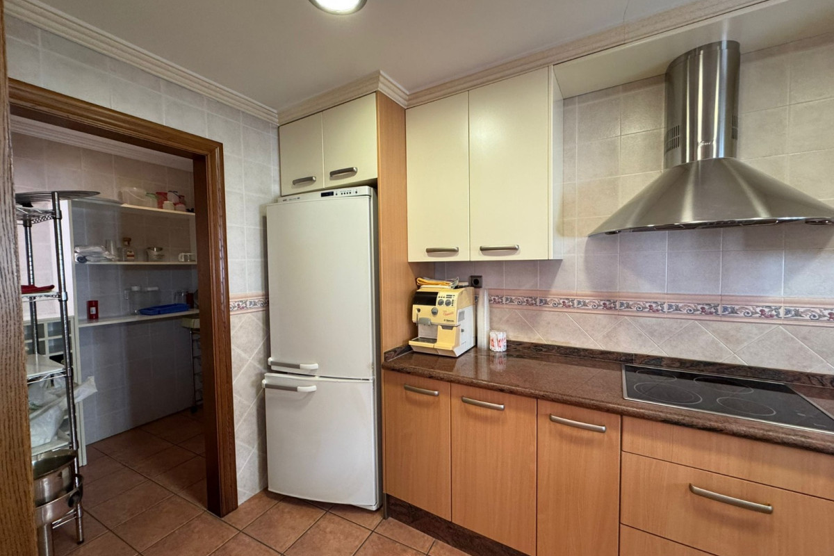 Resale - Townhouse - Los Montesinos