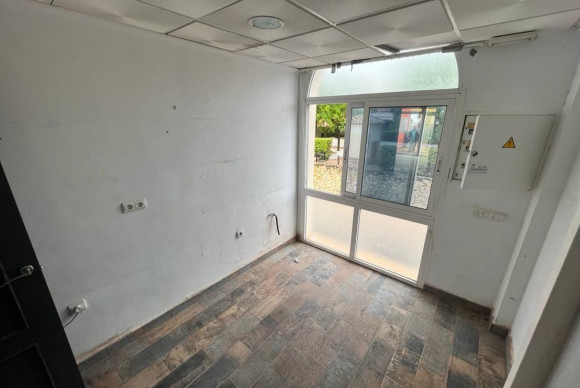 Herverkoop - Winkel Ruimte - Algorfa - La Finca Golf Resort