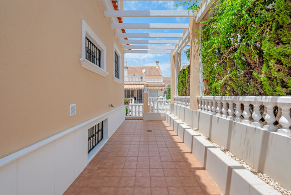 Herverkoop - Villa - Torrevieja