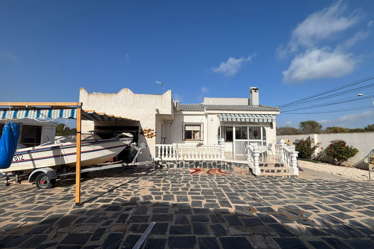 Reventa - Chalet Independiente - Torrevieja