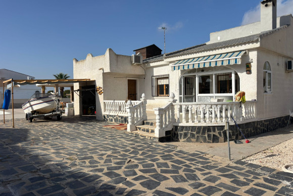 Reventa - Chalet Independiente - Torrevieja
