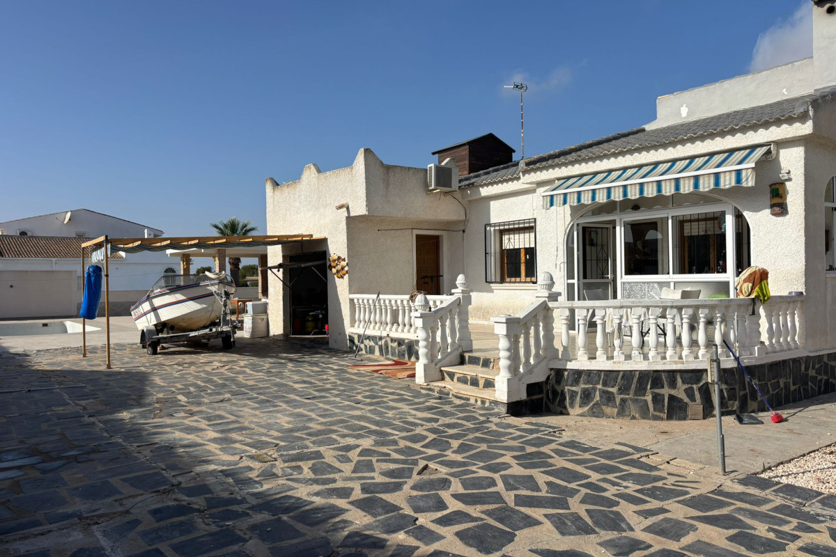 Reventa - Chalet Independiente - Torrevieja