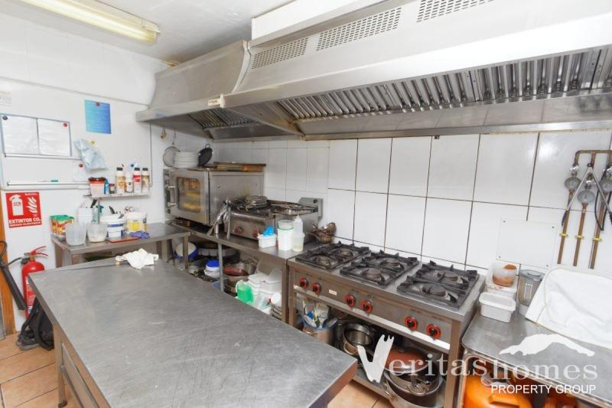 Resale - Commercial Unit - Mojacar Playa