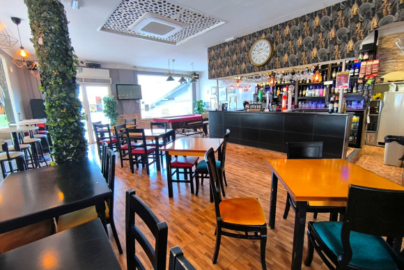 Reventa - Local Comercial - Villamartin