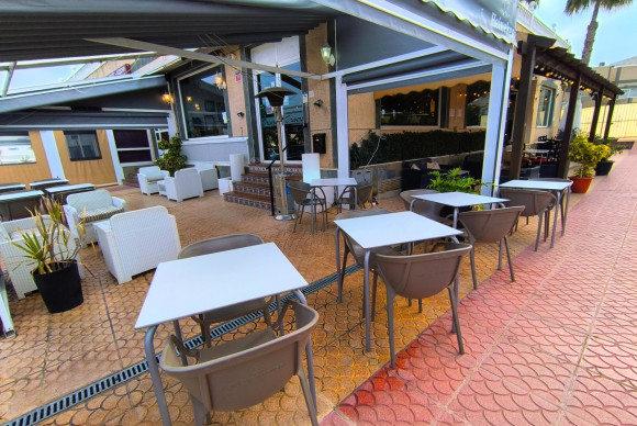 Reventa - Local Comercial - Villamartin